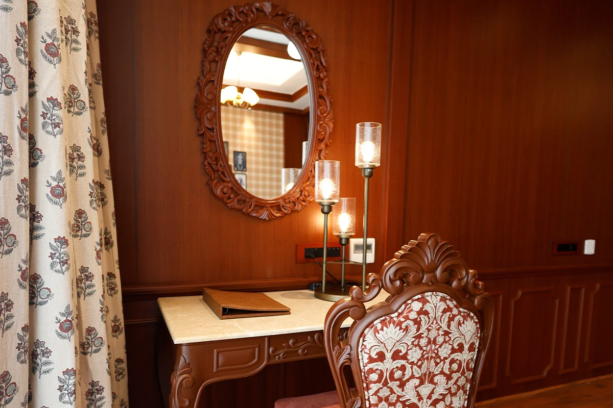 MAHARAJA SUITE ROOM 8